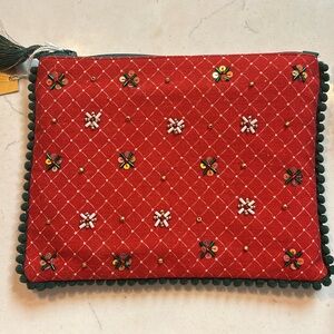 Beaded zipper pouch